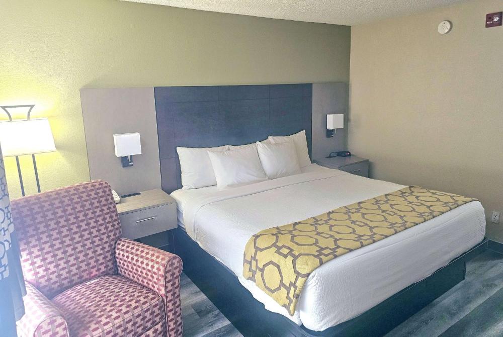 King Room - Mobility Access/Non-Smoking interior